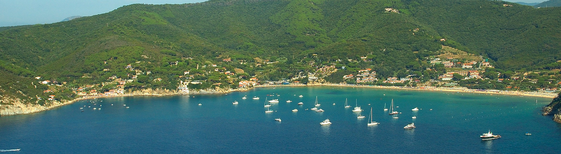 Hotel Casa Rosa directly on the Biodola beach on the Island of Elba